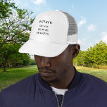 Boné Brincadeira do nome da lenda do mito<br><div class="desc">Para uma t-shirt branca e clara. Personalize e adicione um nome. Texto: O Homem,  O Mito,  A Lenda. Texto preto.</div>