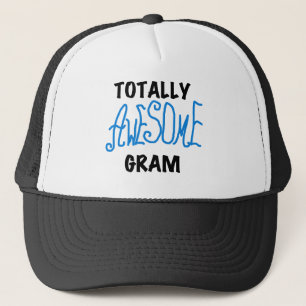 Boné Camiseta azul e presentes do grama totalmente