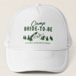 Boné Camp Bachelorette Bride para ser<br><div class="desc">Bachelorette de acampamento bonito que a noiva deve apresentar um desenho de um acampamento com montanhas,  árvores,  lua e um modelo de texto fácil de personalizar.</div>