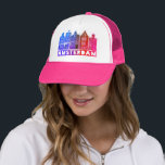 Boné Canal House Pink Amsterdam Holland Viagem neerland<br><div class="desc">Mostre o seu amor pela Holanda com este doce e meigo Amsterdã abriga uma árvore de padrão. Faz um presente de aniversário de excelente! Você pode personalizá-lo e adicionar ou alterar o texto também. Procure em meu compro muito mais cores e padrões! E mais itens correspondentes também como bolsas, camisetas,...</div>