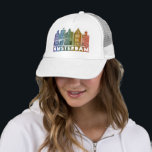 Boné Canal House Rainbow Amsterdam Holland Viagem Holan<br><div class="desc">Mostre o seu amor pela Holanda com este doce e meigo Amsterdã abriga uma árvore de padrão. Faz um presente de aniversário de excelente! Você pode personalizá-lo e adicionar ou alterar o texto também. Procure em meu compro muito mais cores e padrões! E mais itens correspondentes também como bolsas, camisetas,...</div>