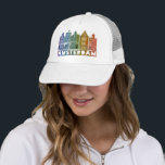 Boné Canal House Rainbow Amsterdam Holland Viagem Holan<br><div class="desc">Mostre o seu amor pela Holanda com este doce e meigo Amsterdã abriga uma árvore de padrão. Faz um presente de aniversário de excelente! Você pode personalizá-lo e adicionar ou alterar o texto também. Procure em meu compro muito mais cores e padrões! E mais itens correspondentes também como bolsas, camisetas,...</div>