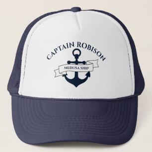 Boné Capitão e nome do navio