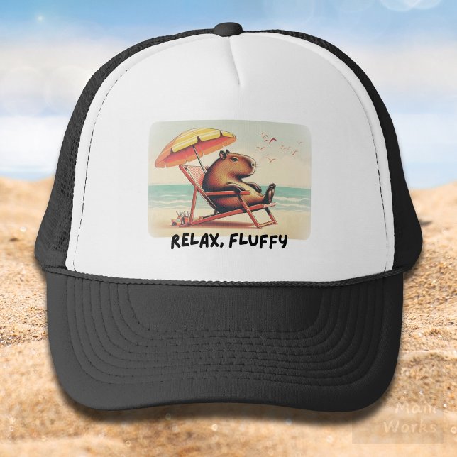 Boné Capybara at beach says: Relax, Fluffy (Criador carregado)