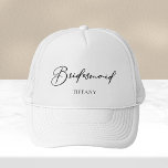 Boné Casamento Minimalista de Chic Personalizado por Br<br><div class="desc">Este boneco chico e simples de madrinha que mostra seu nome debaixo da elegante tipografia negra. Personalize esses chapéus elegantes e modernos para seu casamento ou festa de solteira.</div>