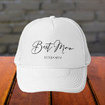 Boné Casamento Mínimo Personalizado Da Chic<br><div class="desc">Este homem simples e chique que mostra seu nome debaixo da elegante tipografia negra. Personalize esses chapéus elegantes e modernos para seu casamento ou despedida de solteiro.</div>
