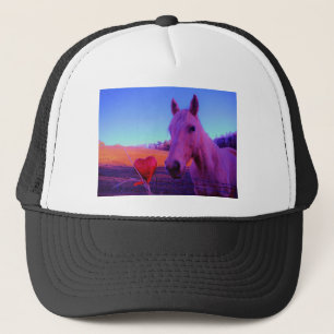 Boné Cavalo Marrom e Coração Vermelho
