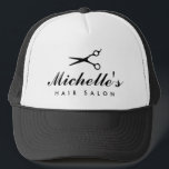 Boné Chapéu de camioneta de cabelos personalizado para<br><div class="desc">Chapéu de camionista de cabelos para cabeleireiro. modelo de tipografia de script elegante para nome. Faça seu próprio chapéu personalizado para cabeleireiro, barbeiro, funcionário, colega de trabalho, amigo, proprietário do compro etc. Silhueta de logotipo de tesoura de barbeiro profissional. Bonito aniversário ou ideia de presente de Natal para o pessoal....</div>