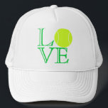 Boné Chapéu do camionista do amor do tênis<br><div class="desc">Este do "chapéu do amor tênis" é certo marc alguns pontos com jogadores de ténis. (Que é chamado, "ironia, " crianças.) O chapéu soletra para fora a palavra, "AMOR" no verde, abre a rotulação enfrentada, ao usar uma bola de tênis para o "O". O design trabalha em muitos níveis, tão...</div>