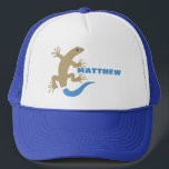 Boné Chapéu Personalizado de Baseball Personalizado Pel<br><div class="desc">Mostre o seu amor por patins azuis com este boné personalizado de baseball ou chapéu de caminhoneiros. Ele apresenta uma ilustração de desenho animado de um skink de cauda azul e um ponto para você personalizar isso com seu próprio nome ou mensagem curta. Use apenas o campo modelo para adicionar...</div>