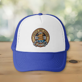 Boné Clan Forbes Crest sobre o vestido Tartan