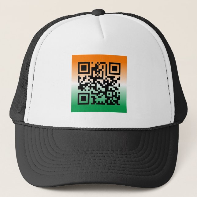 Boné Código QR® dizendo: Rua FELIZ. DIA DE PATRICK (Frente)