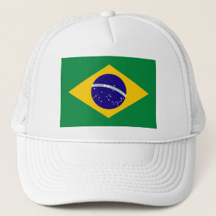 Boné com estampa da bandeira do Brasil.