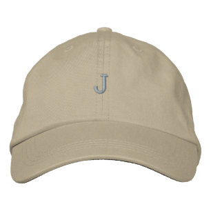 Boné com Letra J Monograma Inicial Estampada e Bor