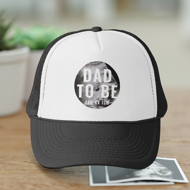 Boné de Caminhoneiro com Foto de Ultrassom Persona (Dad to be? Surprise him with your ultrasound photo on this trucker hat. Add your due date too)