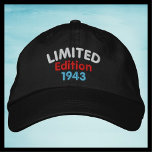 Boné Edição limitada de 1943 ou ano, preto, retrato de<br><div class="desc">Edição limitada engraçada Boridered Baseball Boné - Chapéu, 1943 ou Ano de Nascimento. A amostra é preta, mas muitas cores devem ser escolhidas. Presente único de aniversário de vintage para um velho. Fácil de mudar ano ou texto. As cores do bordado são branco, vermelho e azul claro - melhor em...</div>