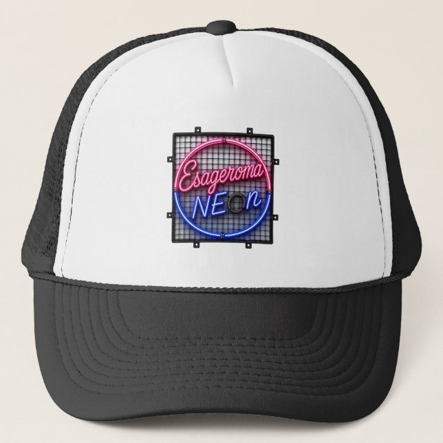 Boné Esageroma Neon - Design Retro Synthwave dos Anos 8 (Frente)