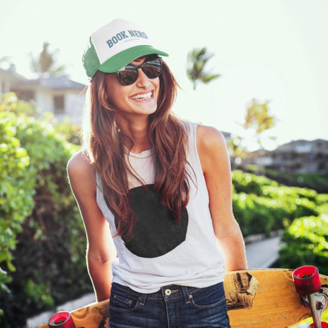 Boné Escolher o Nerd do Livro de Cores (Customize the design colors to match your style.)