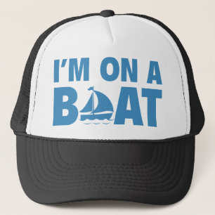 Boné Estou num barco