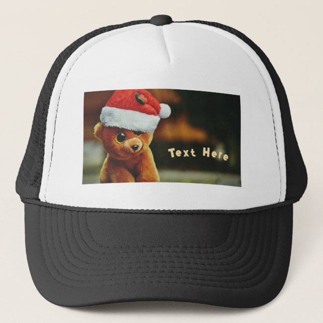Boné Filhote Fofo usando Gorro de Natal com Texto Própr (Frente)