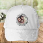 Boné Foto personalizada mais legal do Pai nunca moderno<br><div class="desc">Este design simples e moderno é composto por tipografia de serifa e adiciona uma foto personalizada.</div>