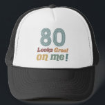 Boné Funny Vintage 80 Birthday<br><div class="desc">Uma ideia de presente de excelente aniversário para homens e mulheres que sabem que parecem excelentes à medida que envelhecem! Um presente de gag de aniversário engraçado para sua mãe,  pai,  vovó,  avô,  irmão ou amigo.</div>