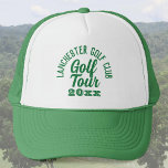 Boné Golfistas Tour de Trucker Hat<br><div class="desc">Golfistas Tour Hat. Um chapéu para os golfistas em turnê. Chapéu de golfe com turnê de golfe e ano da turnê. Texto verde.</div>