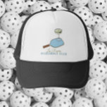 Boné gráfico de pickleball e martini club<br><div class="desc">Mostre seu amor por pickleball e coquetéis com este chapéu de clube elegante que apresenta um gráfico divertido e único! O chapéu ostenta um design lúdico que combina uma raquete e bola de pickleball com um copo de martini clássico, misturando a emoção do jogo com a elegância da sua bebida...</div>