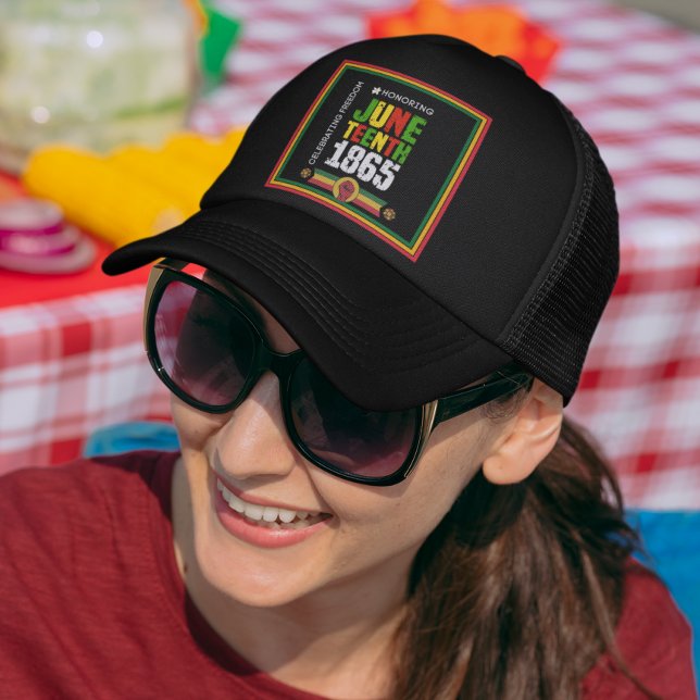 Boné Honrando 18 de junho de 1865 - Celebrando a Liberd (Criador carregado)