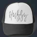Boné Hubby Silver Foil e Chapéu Branco de Caminhoneiro<br><div class="desc">Hubby Silver Foil e Chapéu Branco de Caminhoneiro para Ele. O chapéu de caminhoneiro Hubby como um chapéu de wifey na mesma coleção.</div>