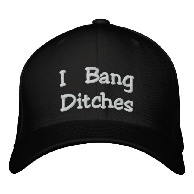 Boné "I Bang Ditches" Flexfit Black Embroiderado (Frente)