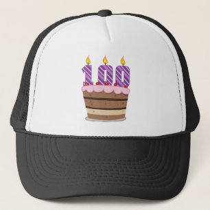 Boné Idade 100 no bolo de aniversário