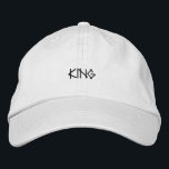 Boné King Embroidered Hat<br><div class="desc">O **King Embroidered Hat** é um na moda e uma peça de vestuário ousado que combina conforto com um toque de realeza. Com a palavra "Rei" gravada em destaque na frente, este chapéu exude confiança e força, fazer-o um acessório perfeito para aqueles que querem fazer uma declaração. O bordado acrescenta...</div>