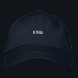 Boné King Printed Text Handsome-Hat for Charming Men's<br><div class="desc">Este boné ajustável apresenta "King" gravado em letras em negrito na frente, feito de algodão mole e durável para conforto e estilo cotidianos.</div>