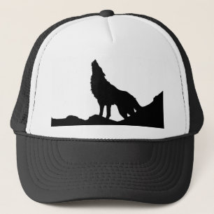 Boné Lone Wolf em pé em um morro