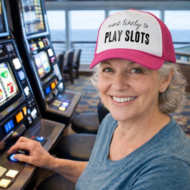 Boné Mais Propenso a Jogar CAÇA-NÍQUEIS Funny Cruise (Perfect hat for the Casino Queen of the group)