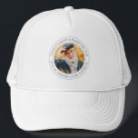 Boné Melhor avô do mundo por foto simples e clássica<br><div class="desc">Este design simples e clássico é composto por tipografia serif e adiciona uma foto personalizada. "O melhor avô do mundo por prato" rodeia o quadro.</div>