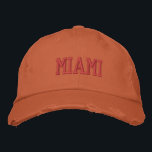 Boné MIAMI Fuchsia e Orange Vintage Style aflitos<br><div class="desc">MIAMI Fuchsia Boriderada estilo de vintage angustiou chapéu de algodão laranja. Faz um presente maravilhoso para quem ama Miami FL! Se preferir ter o seu texto pessoal, selecione simplesmente o botão "Personalizar este modelo" para introduzir o texto personalizado. O bordado também é personalizável para outras opções de cores selecionando o...</div>