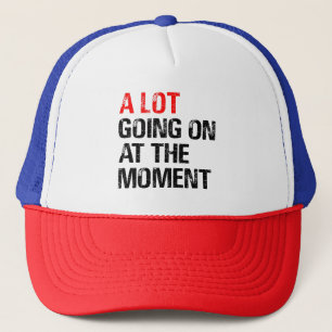 Boné Muito acontecendo no momento T-Shirt