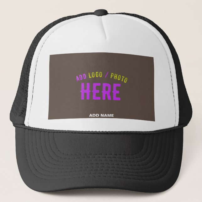 BONÉ NA MODA MODERNO PERSONALIZADO BRANCO DE CAFÉ PRETO (Frente)