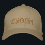 Boné Noivado de Tipografia Moderno Simple Team Groom<br><div class="desc">Este boné de beisebol apresenta um design moderno e elegante com tipografia marrom que adiciona um talento de na moda. Os detalhes bordados lhe dão um acabamento de alta qualidade, fazer elegante para qualquer ocasião. Quer esteja comemorando seu noivado ou aproveitando sua lua de mel, esse boné fará você se...</div>