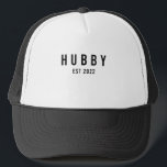 Boné Noivo Est 2022 Noivo Para Ser Festa de Solteira<br><div class="desc">Faça seu próprio chapéu de caminhoneiro. A ferramenta de design permite que você adicione sua arte, desenhos ou fotos para criar um chapéu de caminhoneiro americano único! Você pode adicionar texto usando fontes legais e ver uma pré-visualização da sua criação! Nosso chapéu de caminhoneiro simples de personalizar não tem pedidos...</div>