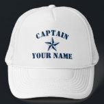 Boné Nome do capitão do navio estrela náutico que vela<br><div class="desc">Capitão de barco estrela náutica, navegando pelo batedor. Modelo de tipografia em negrito para nome ou citação. Faça seu próprio boné personalizado para o barco. Marinho símbolo marítimo azul com texto personalizado. Legal aniversário ou ideia de presente de Dia de os pais para homens. Faça o seu próprio para capitão,...</div>