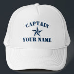 Boné Nome do capitão do navio estrela náutico que vela<br><div class="desc">Capitão de barco estrela náutica, navegando pelo batedor. Modelo de tipografia em negrito para nome ou citação. Faça seu próprio boné personalizado para o barco. Marinho símbolo marítimo azul com texto personalizado. Legal aniversário ou ideia de presente de Dia de os pais para homens. Faça o seu próprio para capitão,...</div>