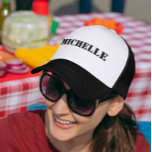 Boné Nome Monograma Personalizado<br><div class="desc">Este design também está disponível em outros modelos de telefone. Escolha o Tipo de Dispositivo para ver outras capas para iPhone,  Samsung Galaxy ou Google. Alguns estilos podem ser alterados selecionando Estilo,  se essa for uma opção.</div>