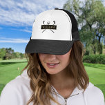 Boné Nome Personalizado Bola Dourada De Golfe Preto E P<br><div class="desc">Personalize o nome para criar um presente de golfe excelente e guarde. Projetado por Thisnotme©</div>