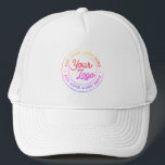 Boné O seu logotipo de negócios é simples e personaliza<br><div class="desc">Crie seu próprio Rainbow Trucker Hat corporativo! Um modelo simples e moderno em qualquer cor, totalmente personalizável, com o logotipo, foto ou imagem da sua empresa. Você também pode adicionar seu nome, nome de sua empresa, endereço de instagram de promocional ou qualquer texto personalizado. Você pode escolher qualquer fonte e...</div>