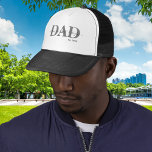 Boné Pai com Nomes de Crianças Ano<br><div class="desc">Pai Trucker Hat onde você pode adicionar os nomes dos pequenos e o ano em que o receptor se tornou um pai! Itens correspondentes disponíveis. Excelente presente para dia de os pais ou qualquer ocasião especial.</div>