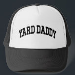 Boné Pai de jardinagem do Pai de jardinagem com Pai eng<br><div class="desc">Reivindica o seu título com este ousado chapéu de caminhoneiro "Pai" — perfeito para pais que governam o gramado com estilo, listras e sérios gafanhotos. A última camisa para lendas de quintal! Um presente engraçado para Dia de os pais, aniversários ou guerreiros de fim de semana que levam a sério...</div>