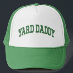 Boné Pai de jardinagem do Pai de jardinagem com Pai eng<br><div class="desc">Reivindica o seu título com este ousado chapéu de caminhoneiro "Pai" — perfeito para pais que governam o gramado com estilo, listras e sérios gafanhotos. A última camisa para lendas de quintal! Um presente engraçado para Dia de os pais, aniversários ou guerreiros de fim de semana que levam a sério...</div>